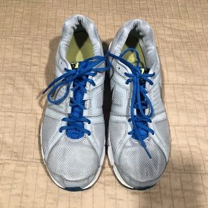 Men’s Nike downshifter 5 running shoes.